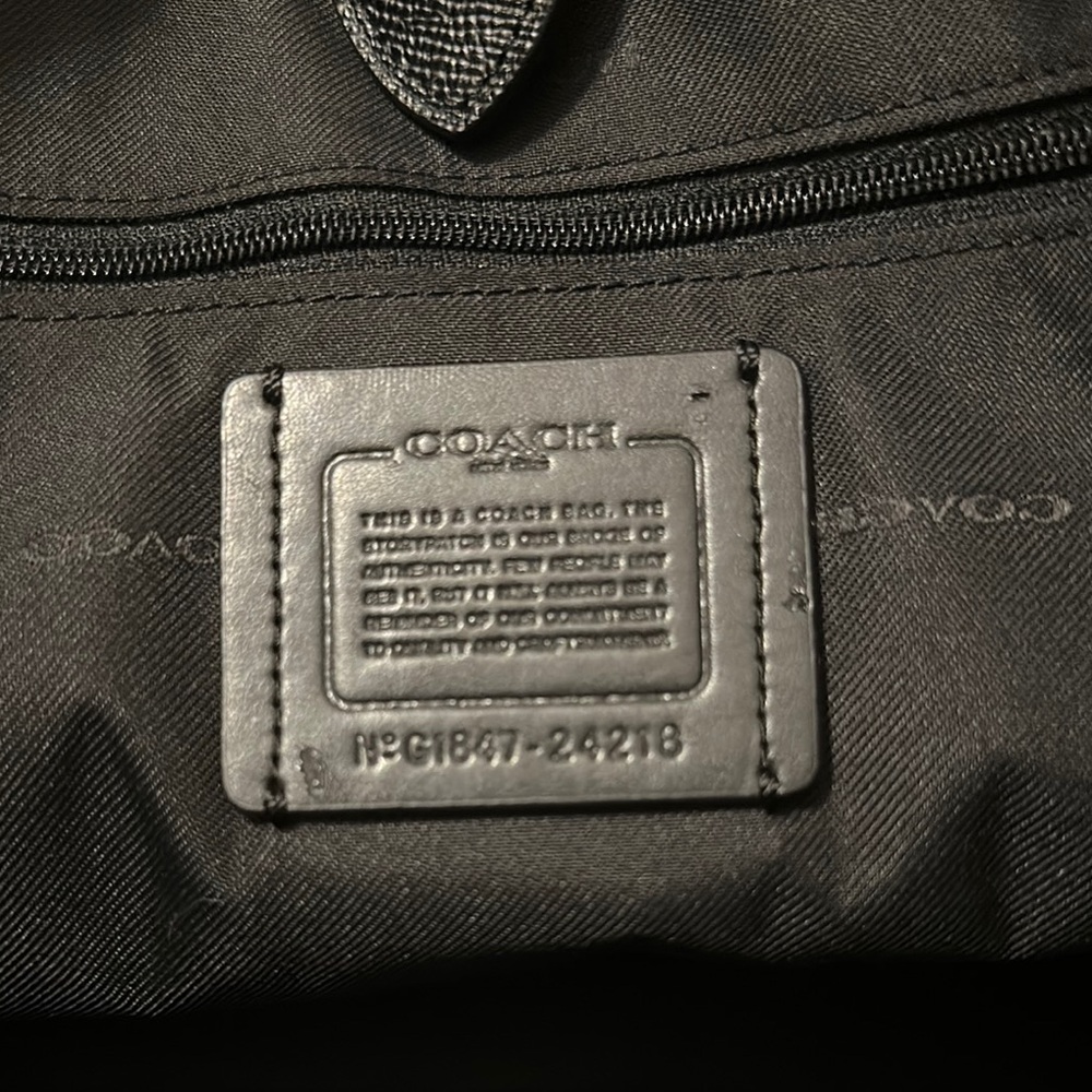 Coach Black Pebbled Leather Tote with Structured Design - Picture 5 of 6